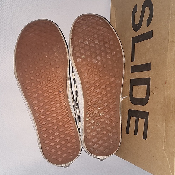 Vans - Picture 4 of 5